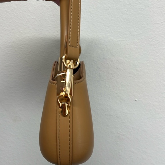 Melie Bianco | Jennie Recycled Vegan Crossbody Bag In Tan - Picture 10 of 12